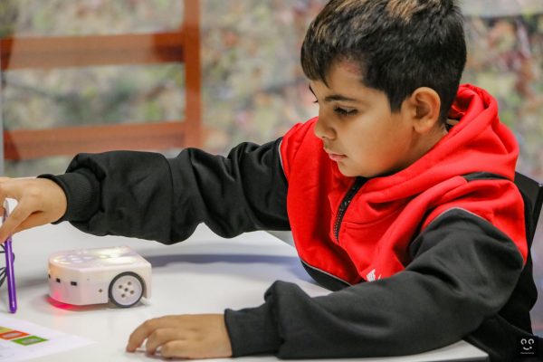 Connexion-evenement-inclusion-numerique-decouverte-realite-virtuelle-mao-impression-3d-28