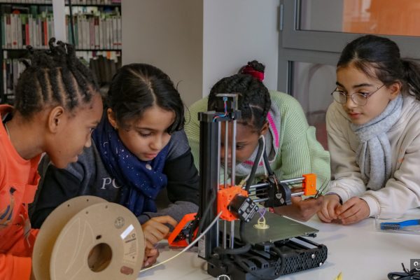 Connexion-evenement-inclusion-numerique-decouverte-realite-virtuelle-mao-impression-3d-5