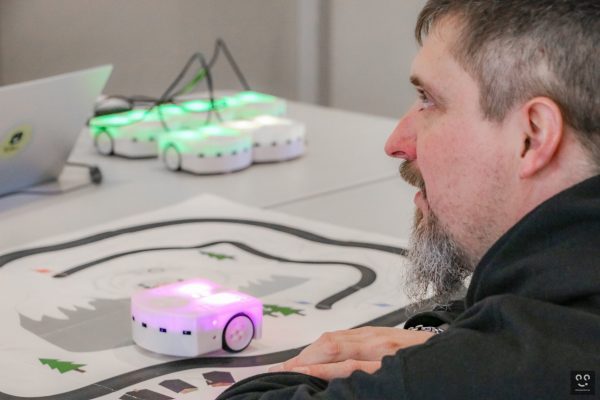 Connexion-evenement-inclusion-numerique-decouverte-realite-virtuelle-mao-impression-3d-2