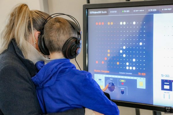 Connexion-evenement-inclusion-numerique-decouverte-realite-virtuelle-mao-impression-3d-1