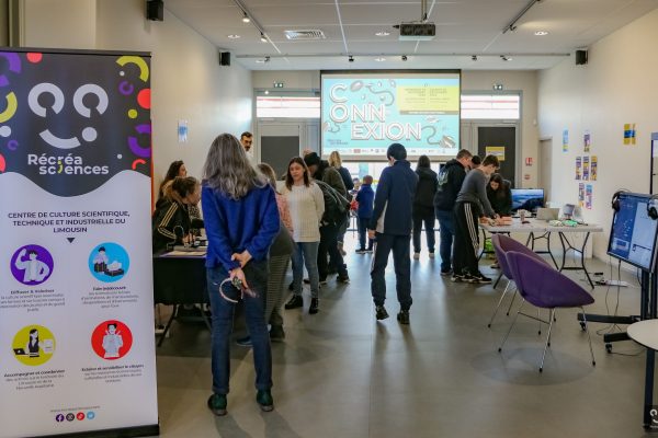 Connexion-evenement-inclusion-numerique-decouverte-realite-virtuelle-mao-impression-3d-41