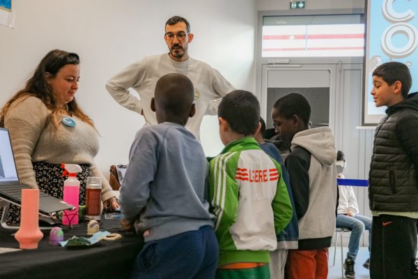 Connexion-evenement-inclusion-numerique-decouverte-realite-virtuelle-mao-impression-3d-36