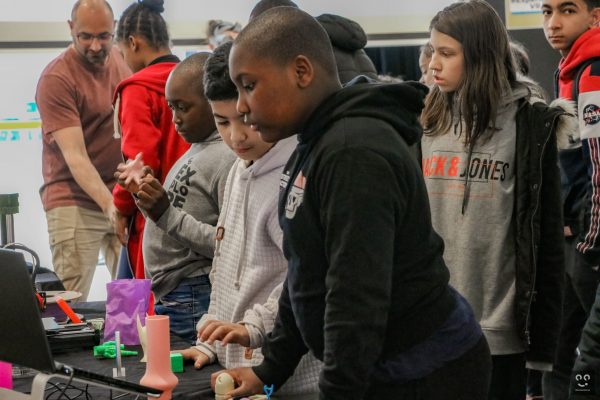 Connexion-evenement-inclusion-numerique-decouverte-realite-virtuelle-mao-impression-3d-34