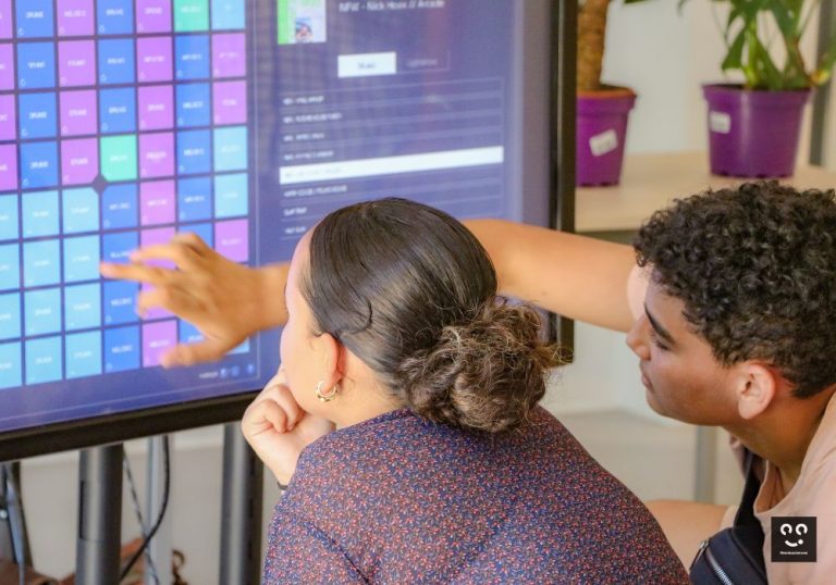 musique-ordinateur-recrealab-coutures-2024